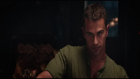 Theo James in Insurgent