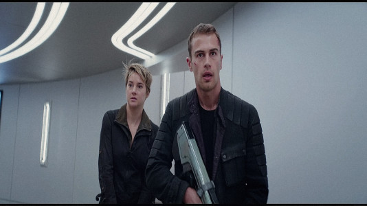 Theo James and Shailene Woodley in Insurgent