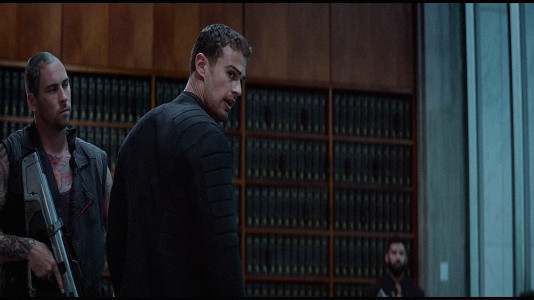 Theo James in Insurgent