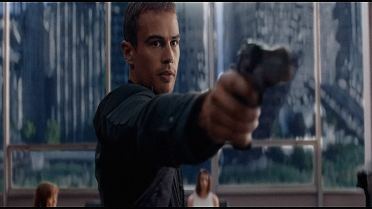 Theo James in Insurgent