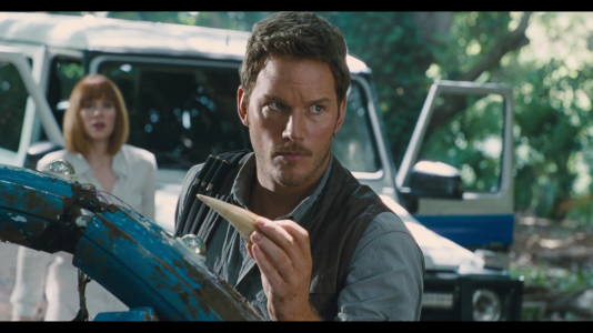 Jurassic_World_HQ_Screencaps